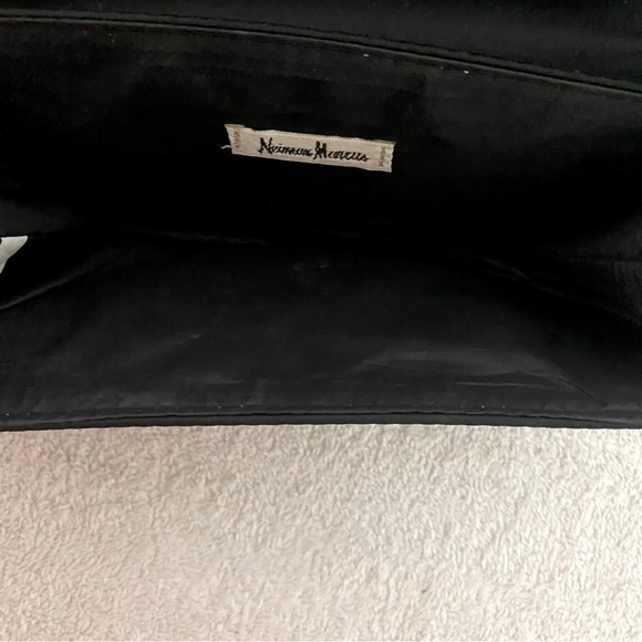 Neiman Marcus Women Evening Bag Envelope Clutch Purse Black EUC - Picture 3 of 8